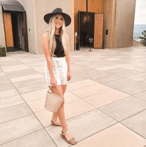 DYNAMITE WHITE SHORTS